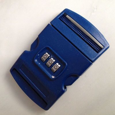 上海專業供應箱包密碼插扣與塑膠模具注塑加工服務